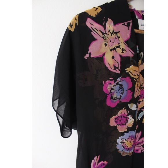 Cabi Floral Limited Edition Bouquet Blouse Preowned Small - Picture 5 of 13